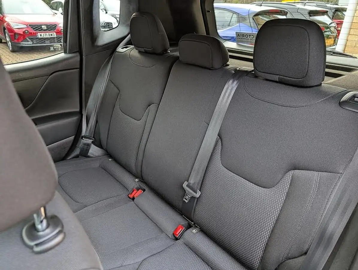 2021-jeep-renegade-13-gse-night-eagle-big-19
