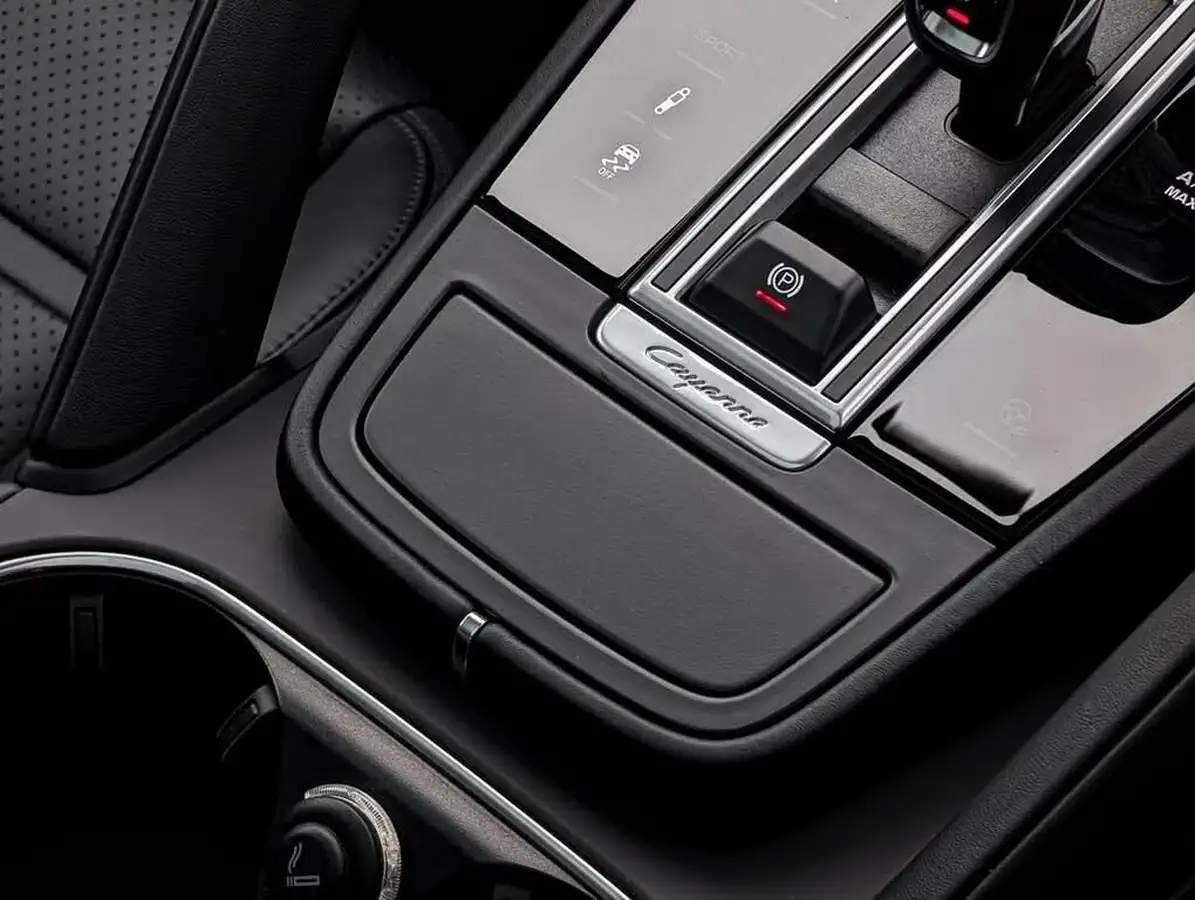 2022-porsche-cayenne-30-v6-coupe-big-39