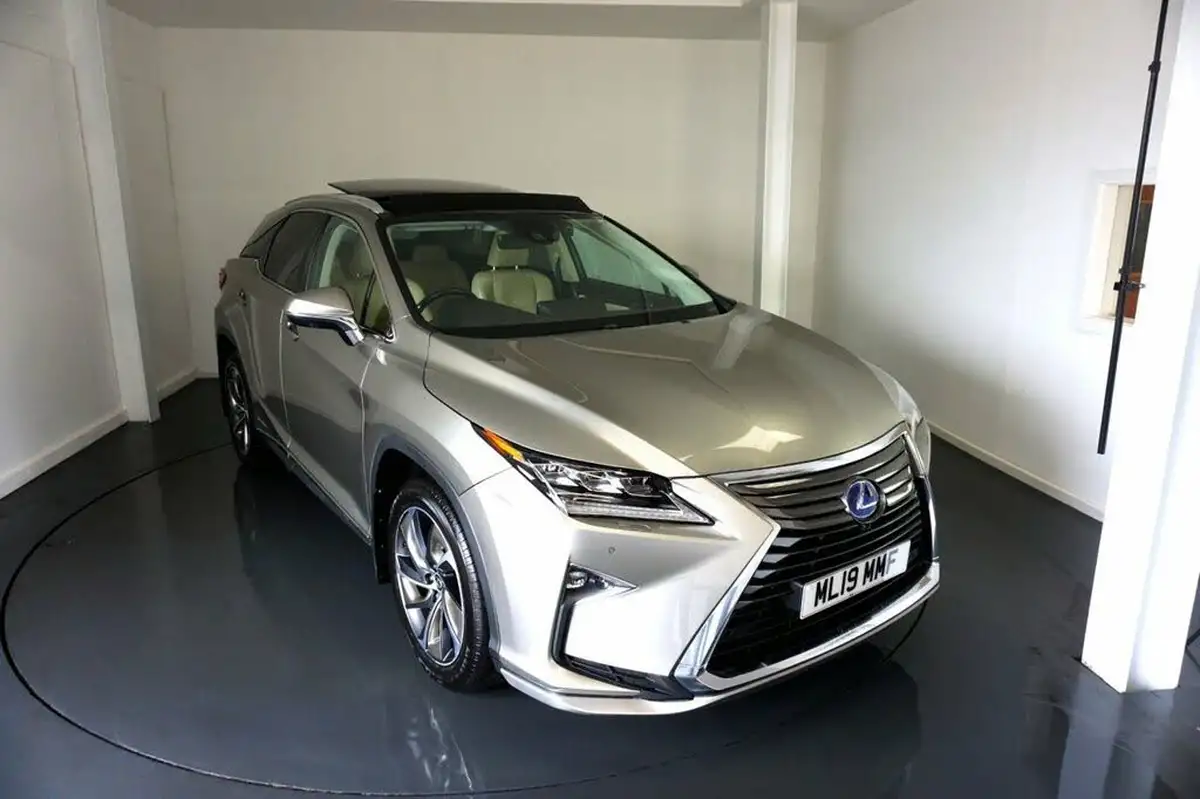 2019-lexus-rx-450h-35-takumi-big-13