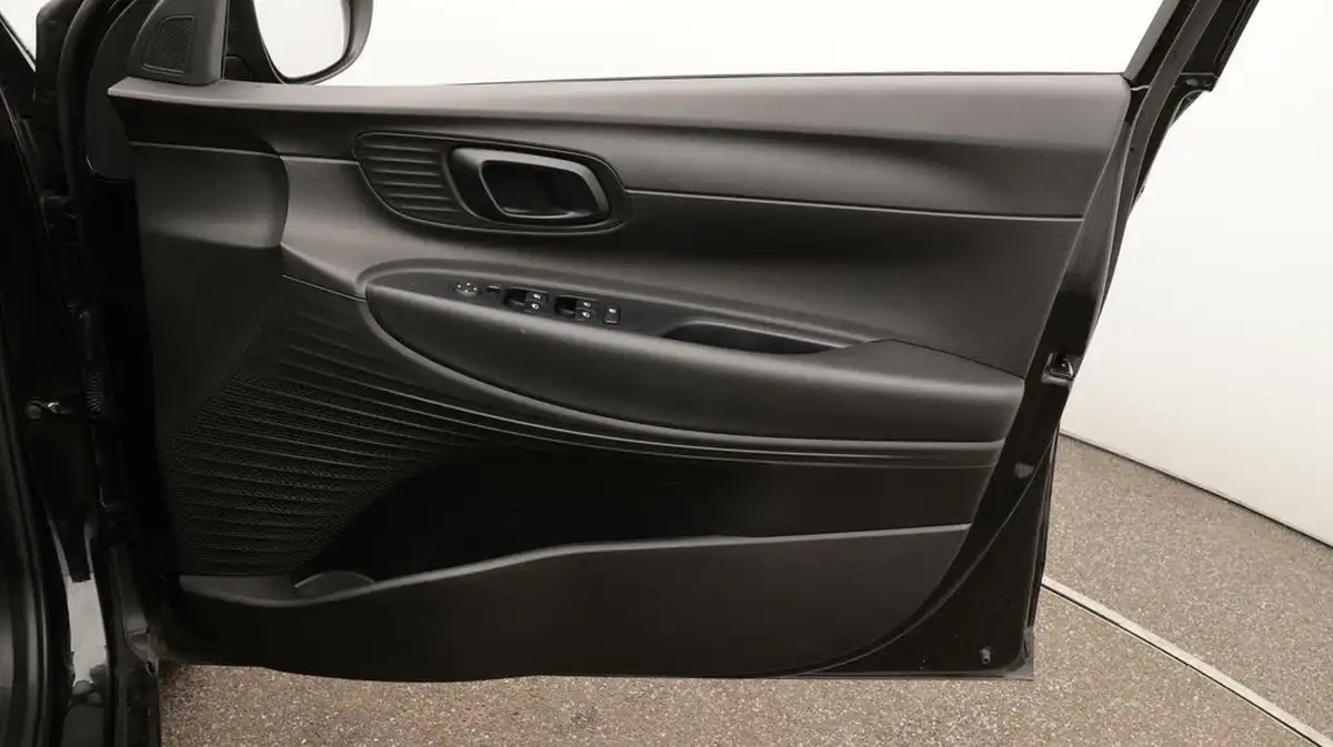 2023-hyundai-i20-10-t-gdi-se-connect-eclutch-imt-big-15