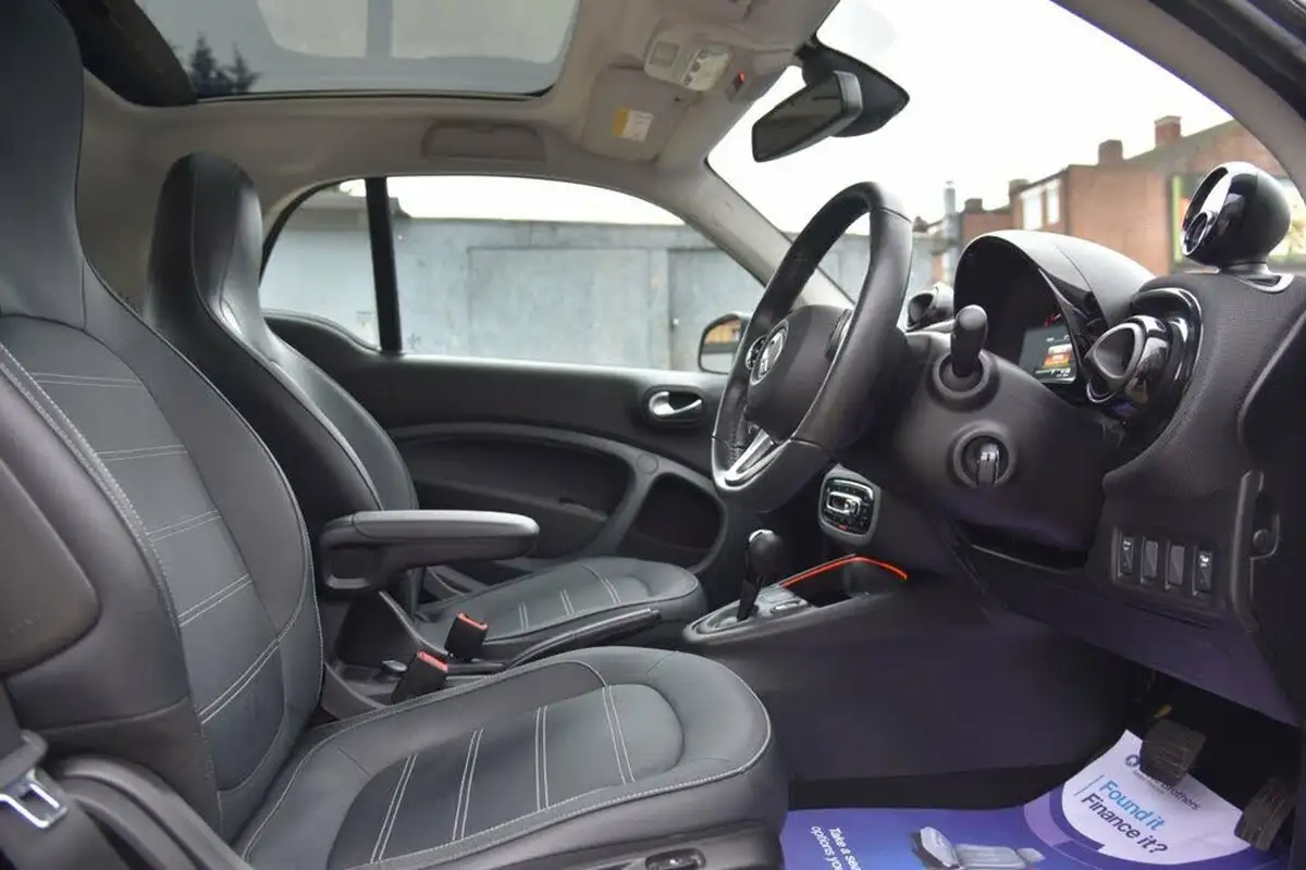 2021-smart-fortwo-eq-exclusive-coupe-big-19