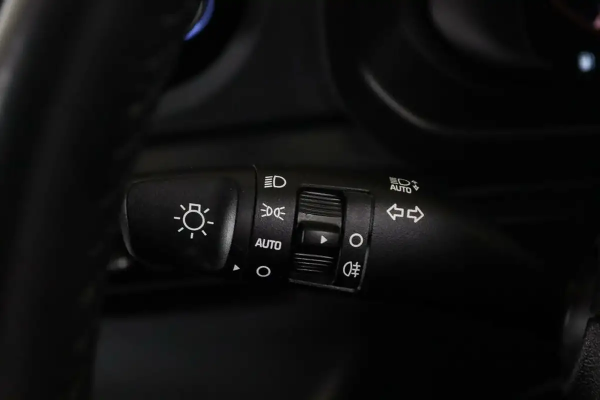 2021-hyundai-i20-10-t-gdi-se-connect-dct-big-19