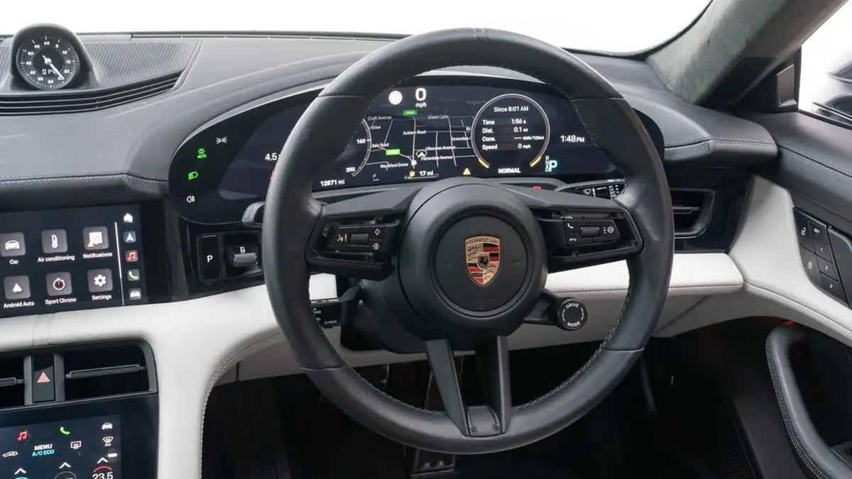 2023-porsche-taycan-e-gts-big-14
