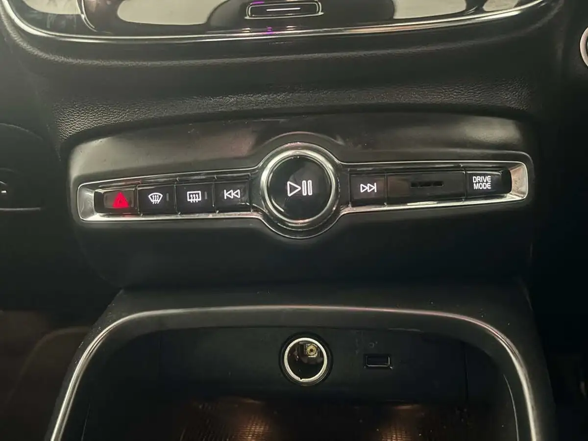 2020-volvo-xc40-20-b4-r-design-big-23