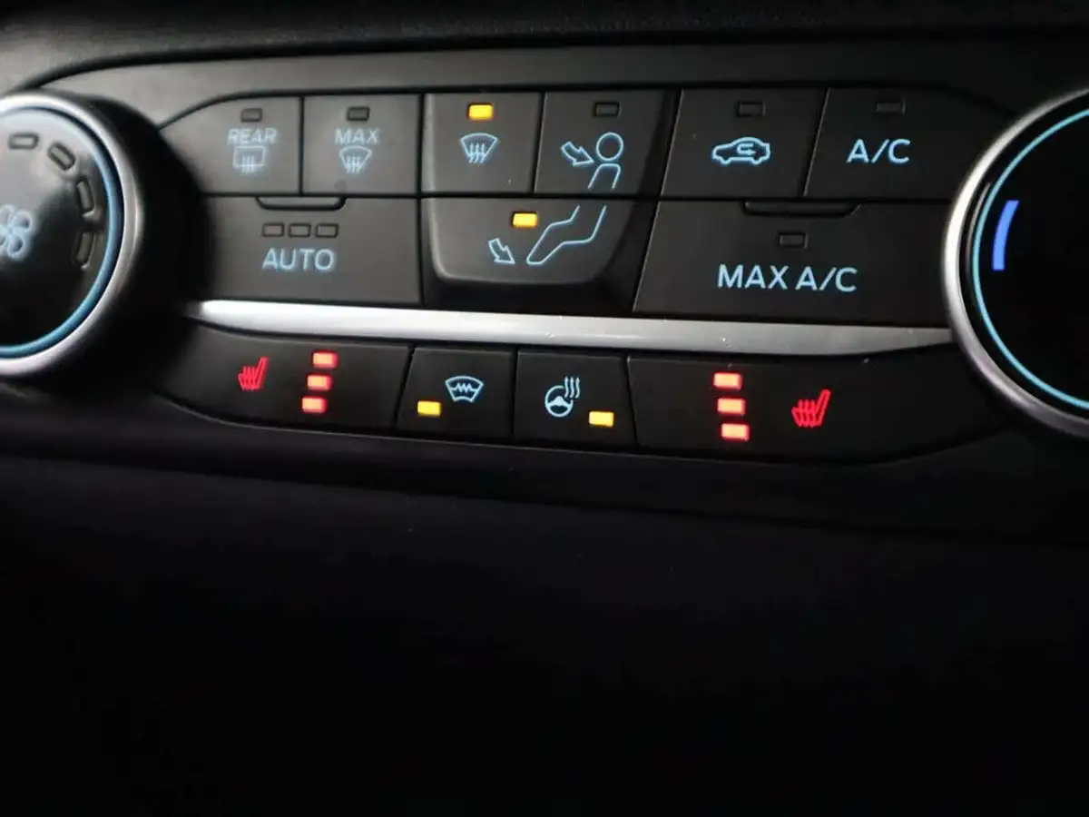 2023-ford-fiesta-10t-titanium-x-125ps-hybrid-mhev-big-16