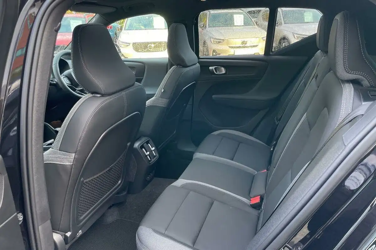 2024-volvo-ex40-e-ultra-big-29