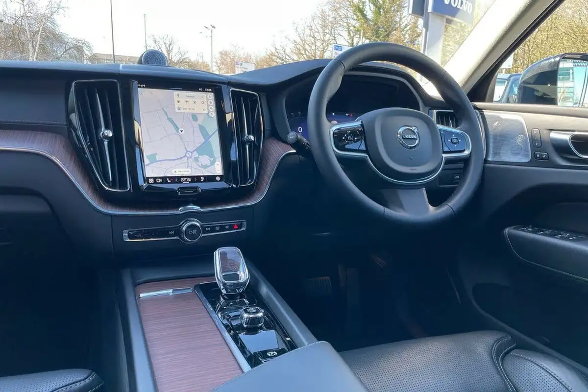 2024-volvo-xc60-20-b5-ultimate-big-33