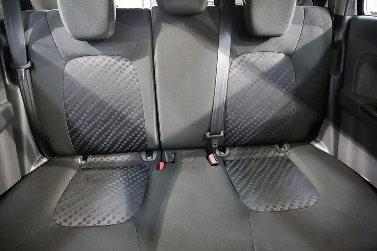 2018-suzuki-celerio-10-sz4-ags-big-53