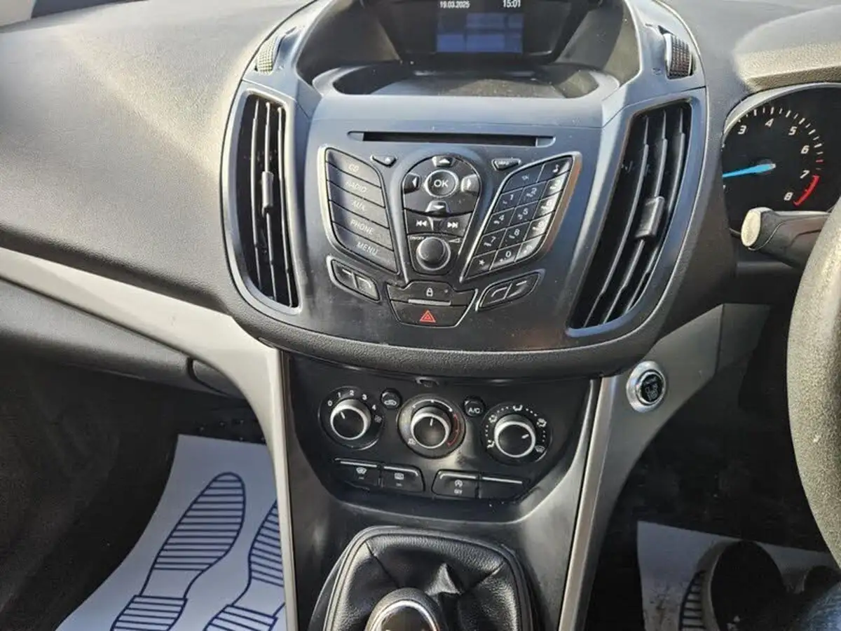 2016-ford-kuga-15t-zetec-150ps-big-16