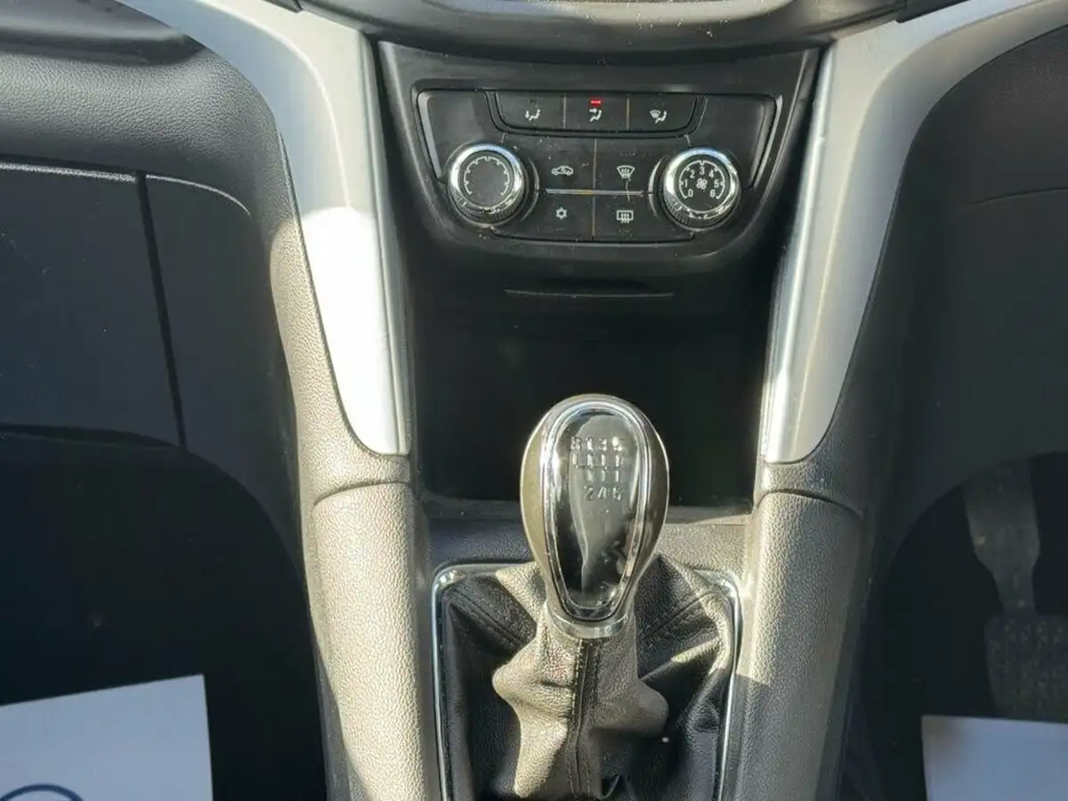 2015-vauxhall-zafira-tourer-20cdti-exclusiv-130ps-big-24