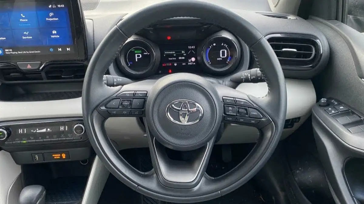 2022-toyota-yaris-cross-15-vvt-i-excel-city-packpan-roof-big-7