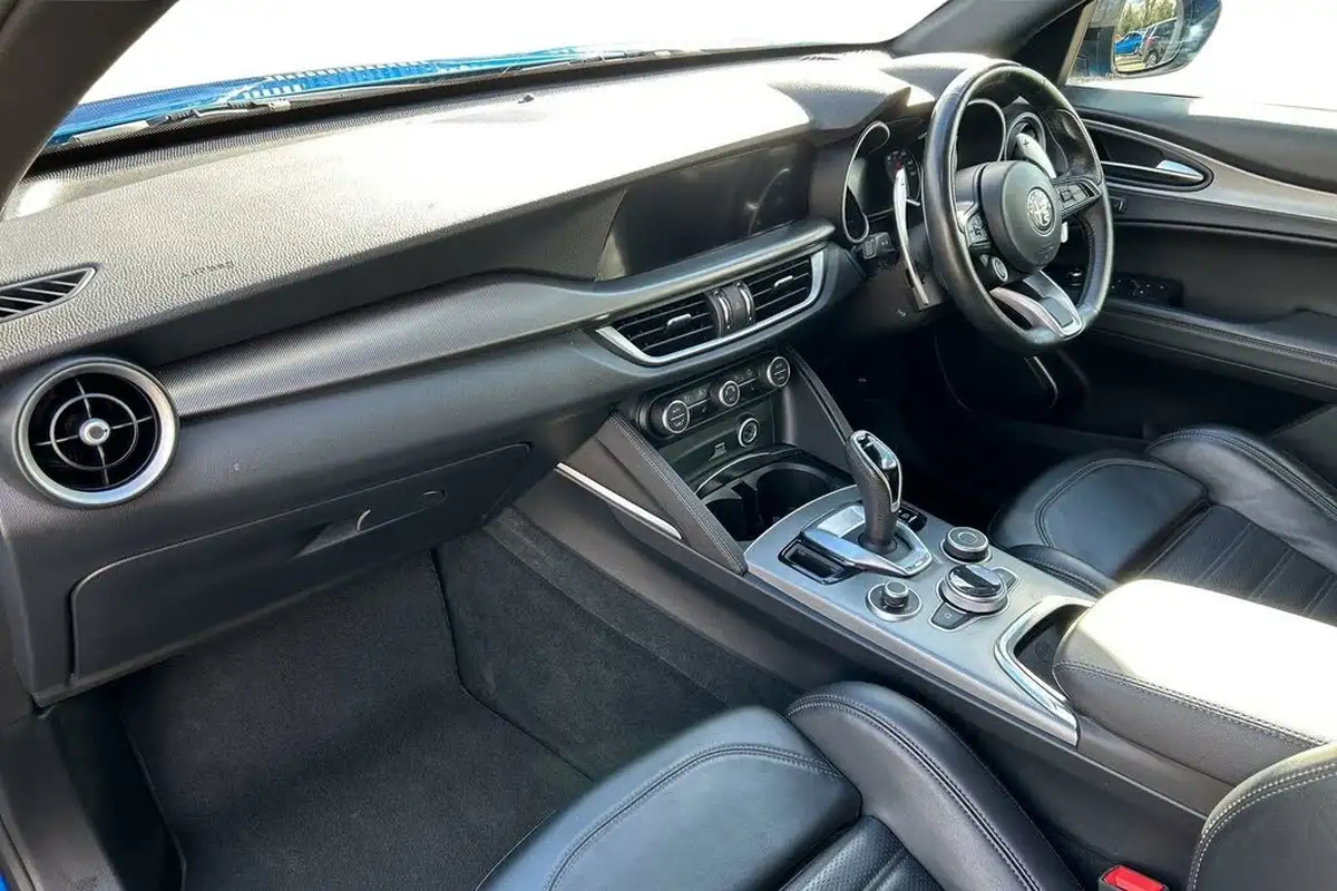 2022-alfa-romeo-stelvio-20-veloce-big-6