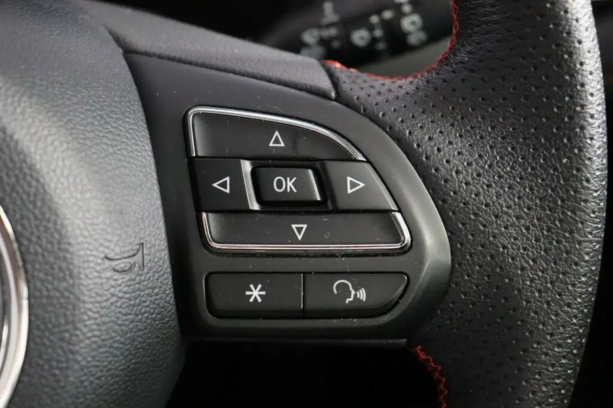 2022-mg-zs-suv-e-trophy-ev-176ps-big-20