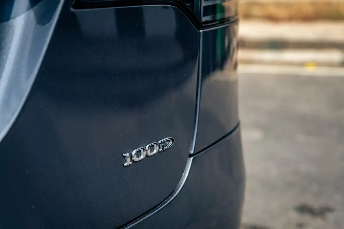 2017-tesla-model-x-e-p100d-big-7