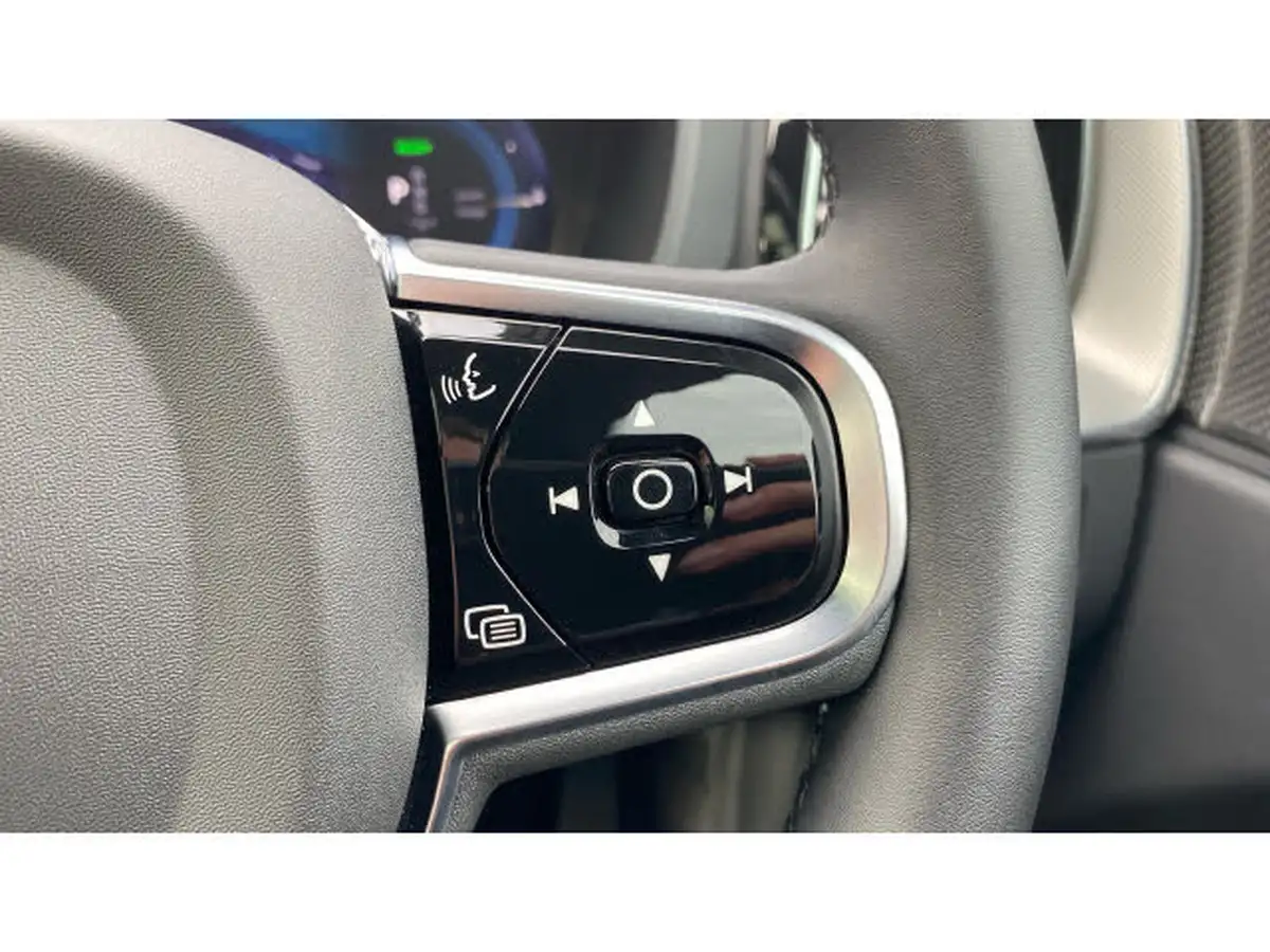 2024-volvo-xc60-20-t6-plus-black-edition-big-18