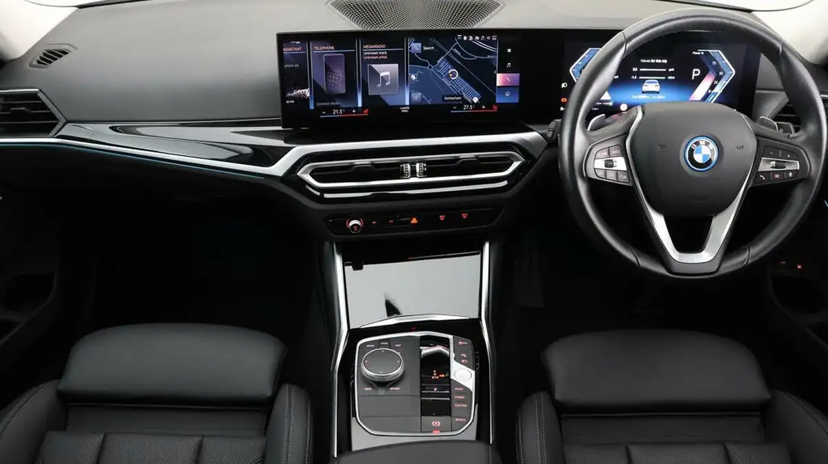 2022-bmw-3-series-20-330e-sport-touring-5d-big-13