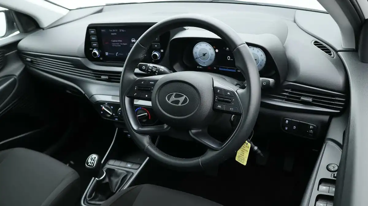 2024-hyundai-i20-10-t-gdi-advance-big-9