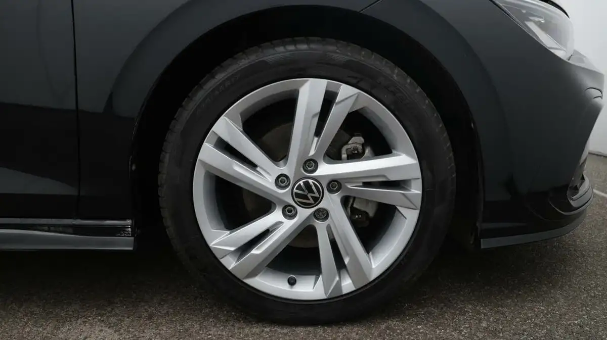 2021-volkswagen-golf-15-tsi-r-line-150ps-hatchback-big-18