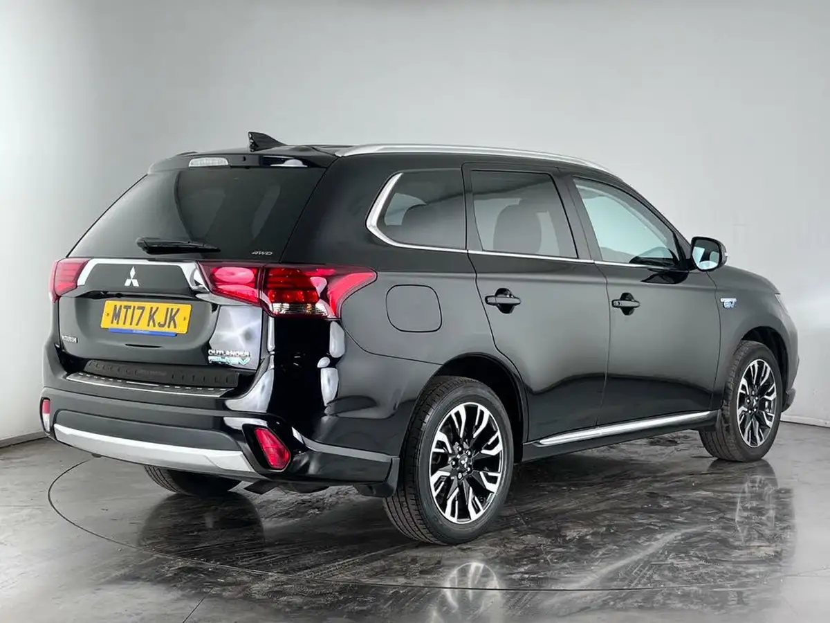 2017-mitsubishi-outlander-20-4h-phev-big-5