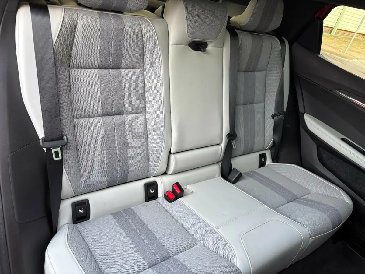 2024-renault-scenic-e-tech-e-iconic-big-15