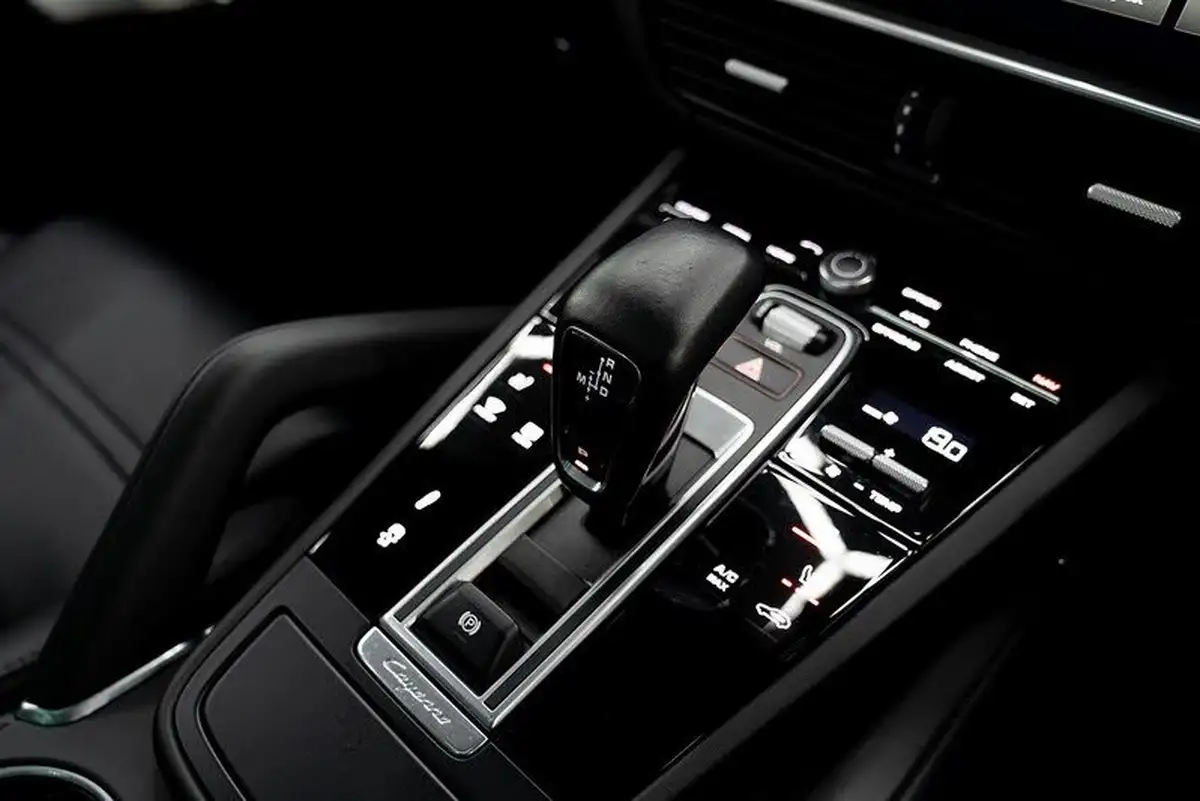2022-porsche-cayenne-40-v8-turbo-station-wagon-big-4