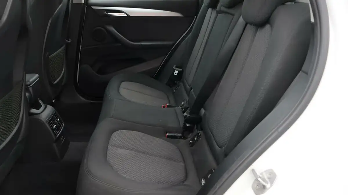 2020-bmw-x1-20-sdrive20i-se-189bhp-big-16