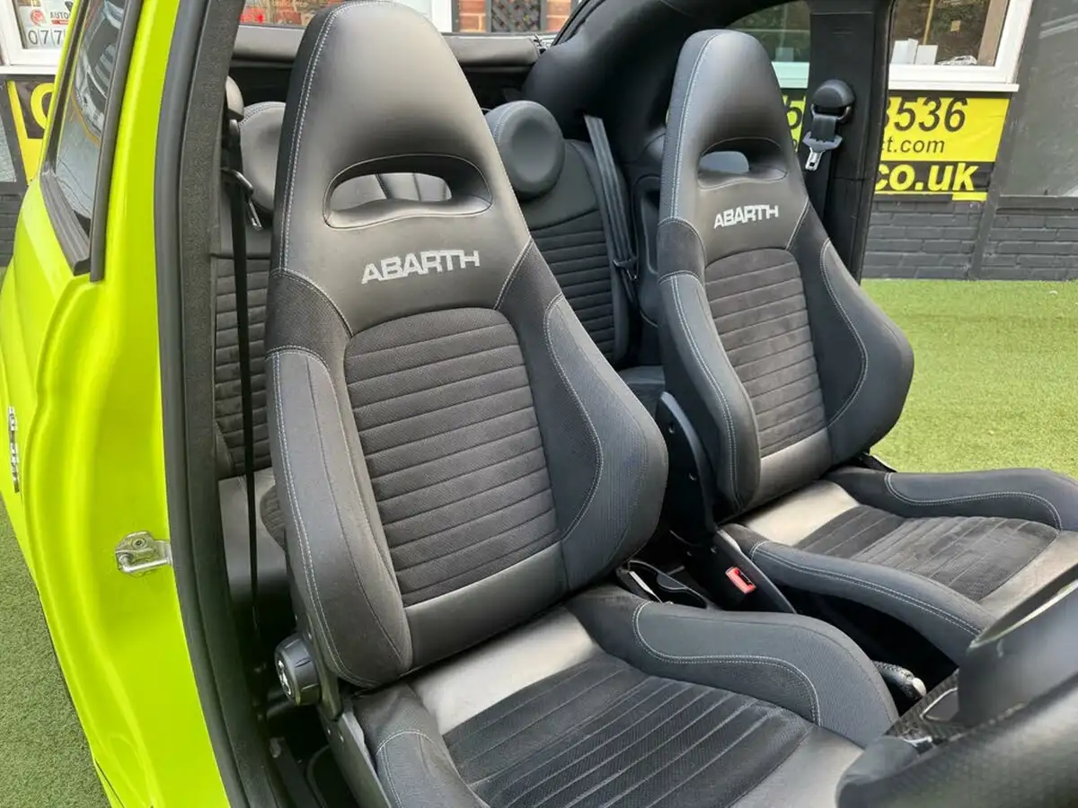 2021-abarth-595c-14-tjet-competizione-70th-big-18