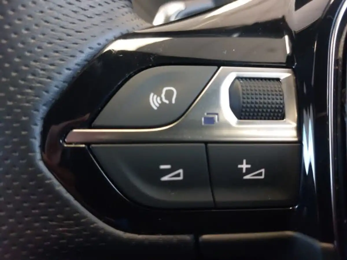 2021-peugeot-3008-suv-12-puretech-gt-premium-big-14