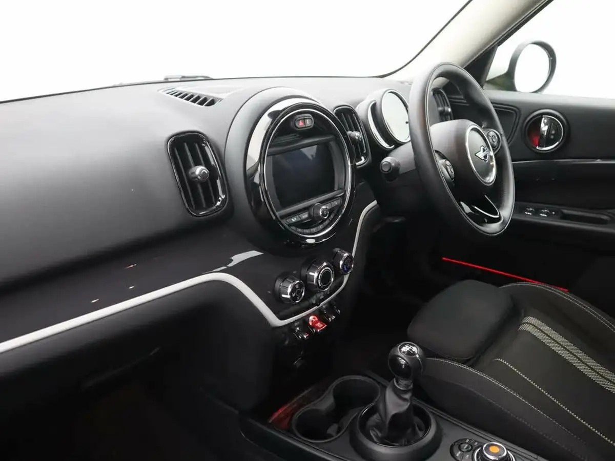 2019-mini-countryman-20-cooper-s-classic-big-8