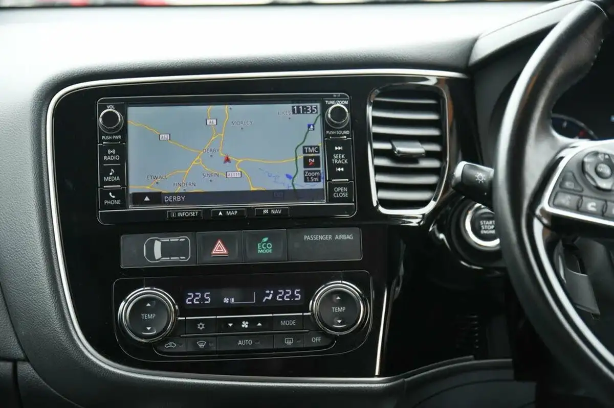 2017-mitsubishi-outlander-22di-d-4-auto-big-26