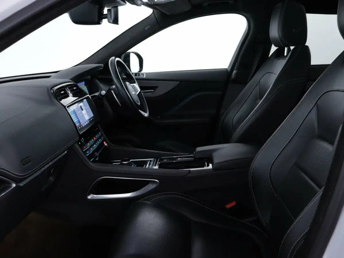 2020-jaguar-f-pace-20-i4d-chequered-flag-240ps-big-34