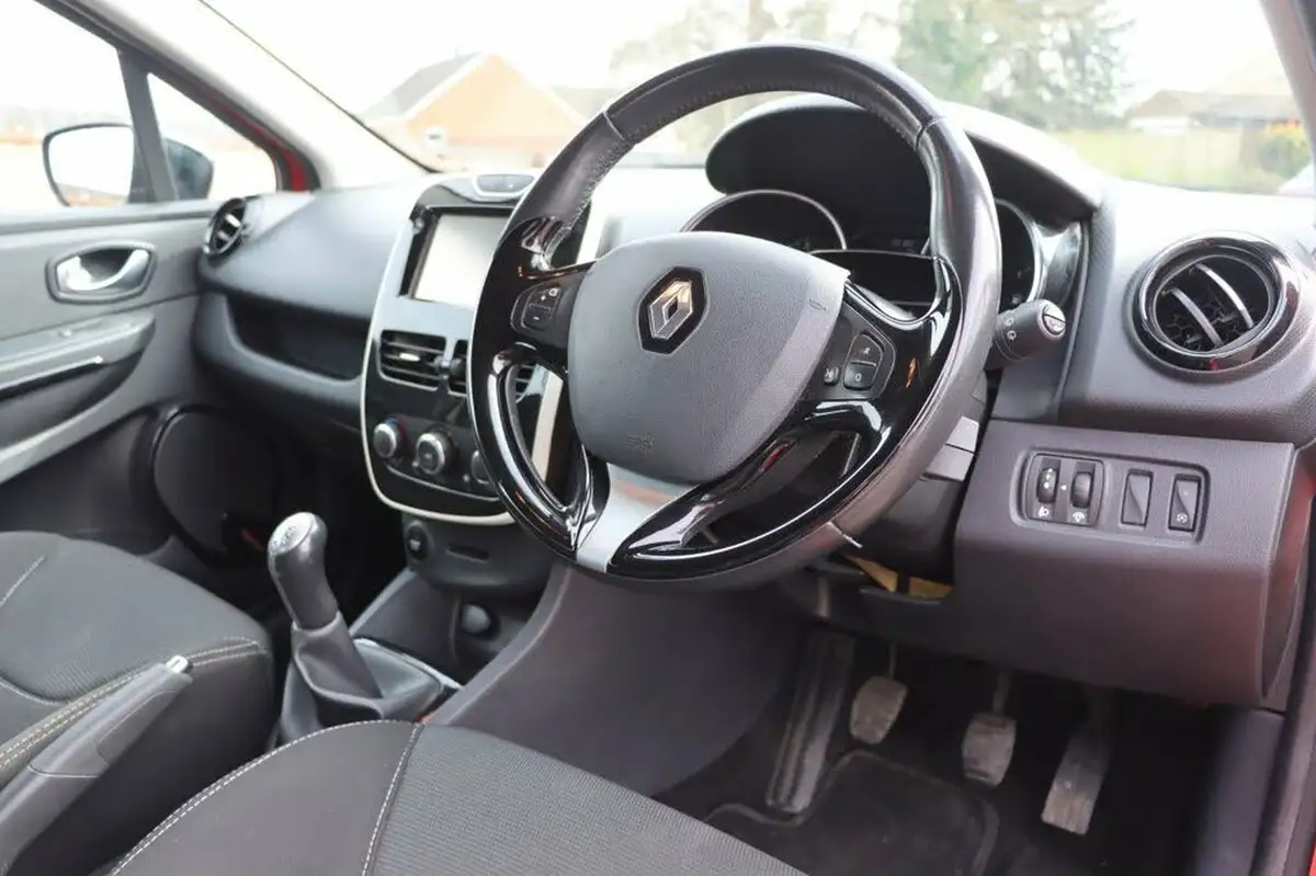 2016-renault-clio-09-tce-dynamique-nav-big-12