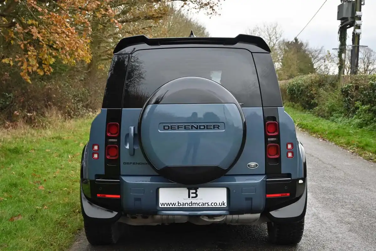 2021-land-rover-110-defender-30-d200-s-big-3