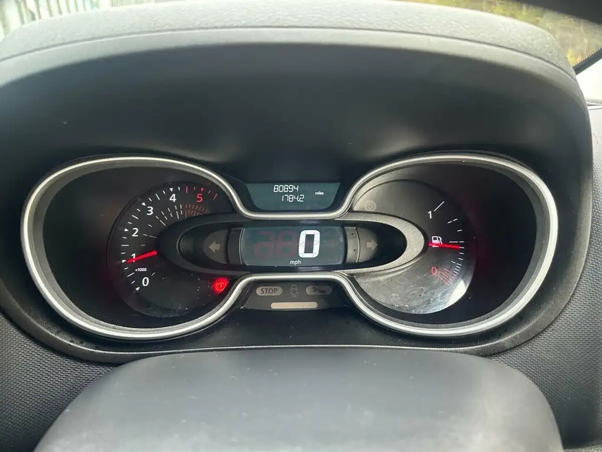 2021-renault-trafic-20dci-sl30-energy-120-business-panel-big-25