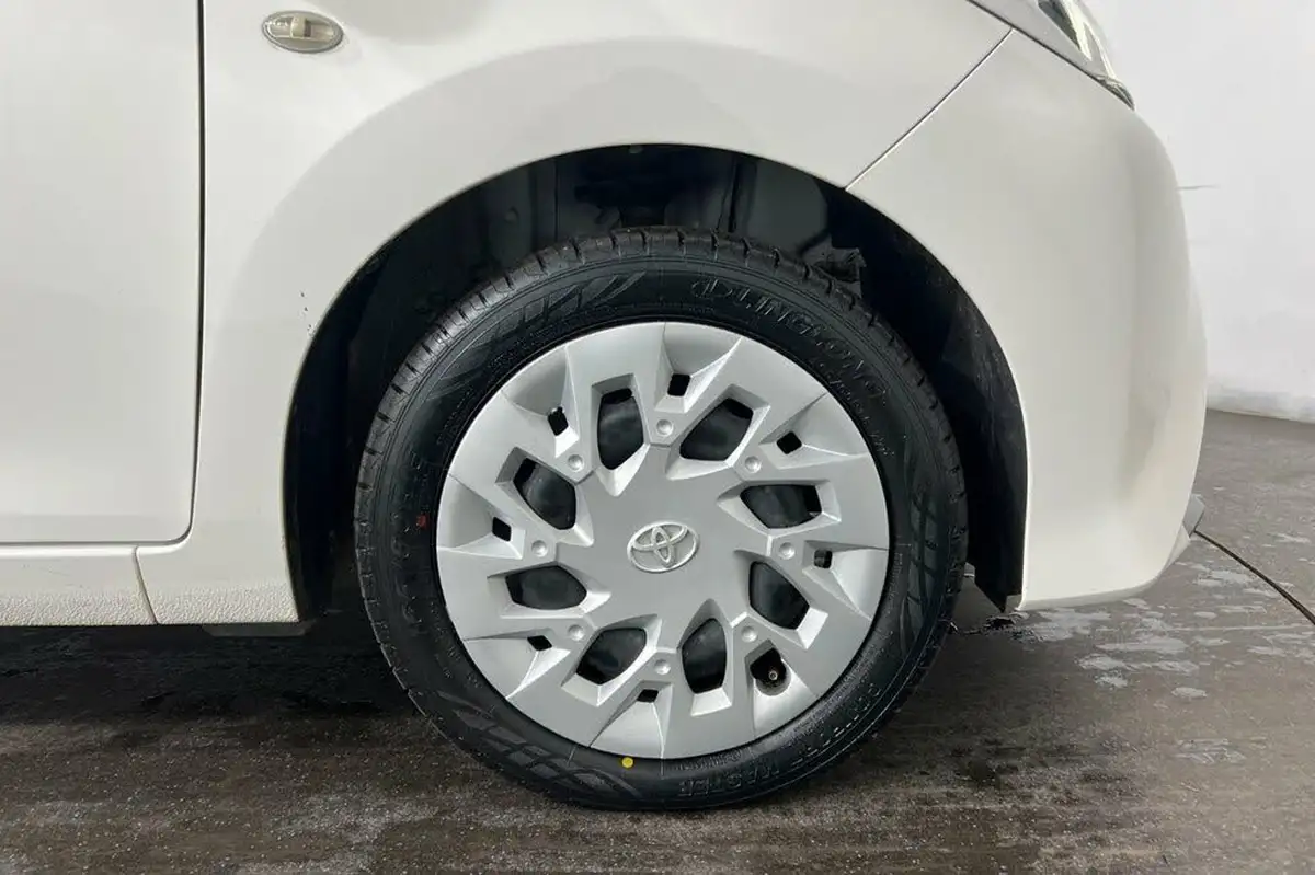 2021-toyota-aygo-10-vvt-i-x-play-tss-big-8