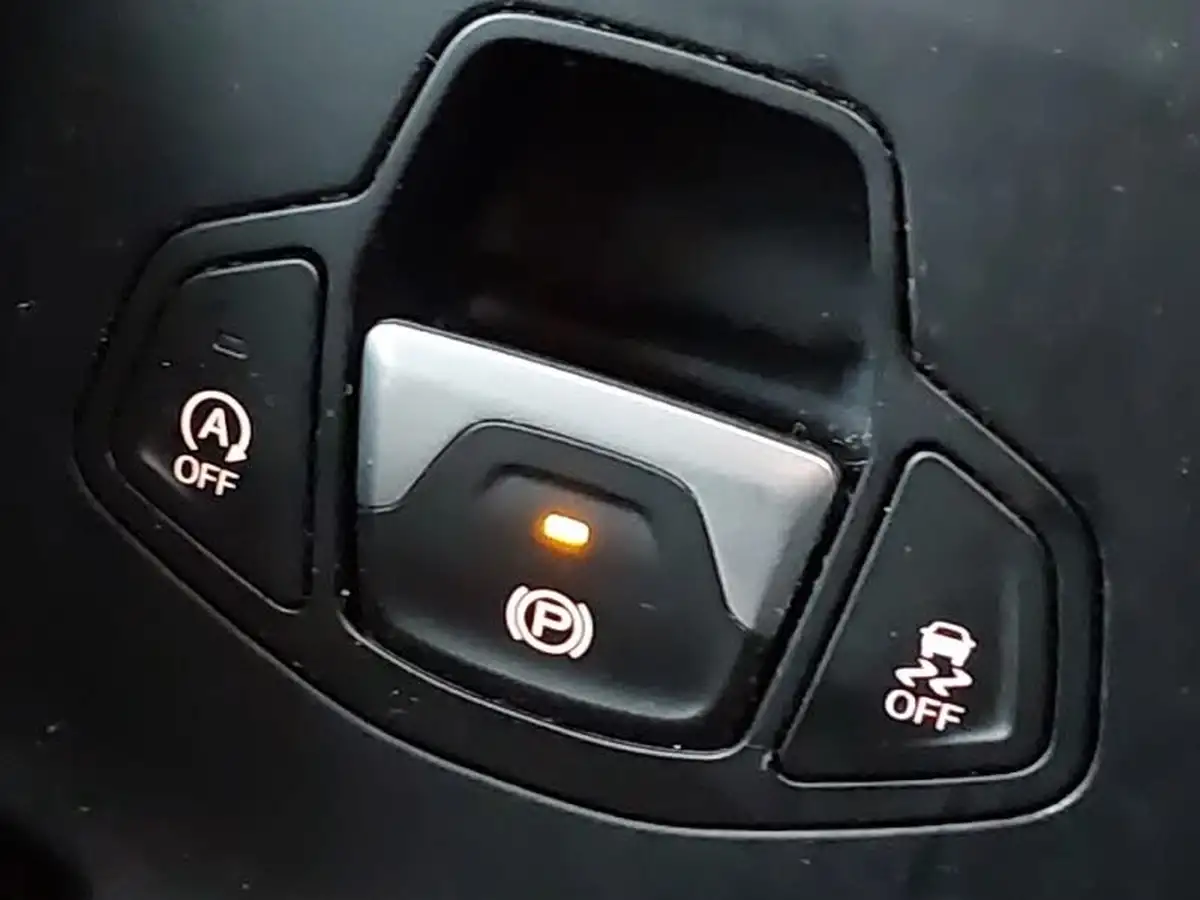 2021-jeep-renegade-10-gse-night-eagle-big-15