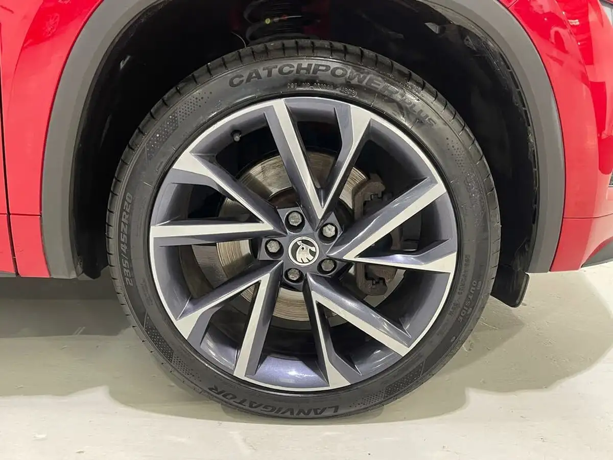 2019-skoda-kodiaq-20tdi-sportline-190ps-seats-scr-dsg-big-27