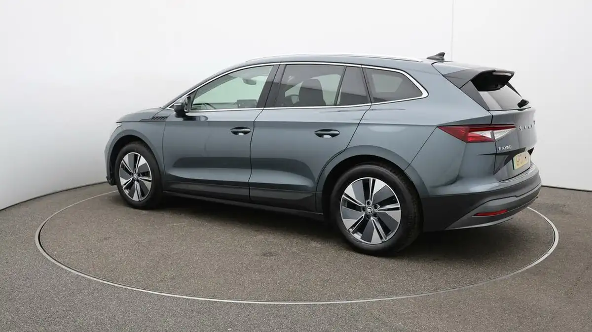 2021-skoda-enyaq-e-80-suite-82-kwh-big-18
