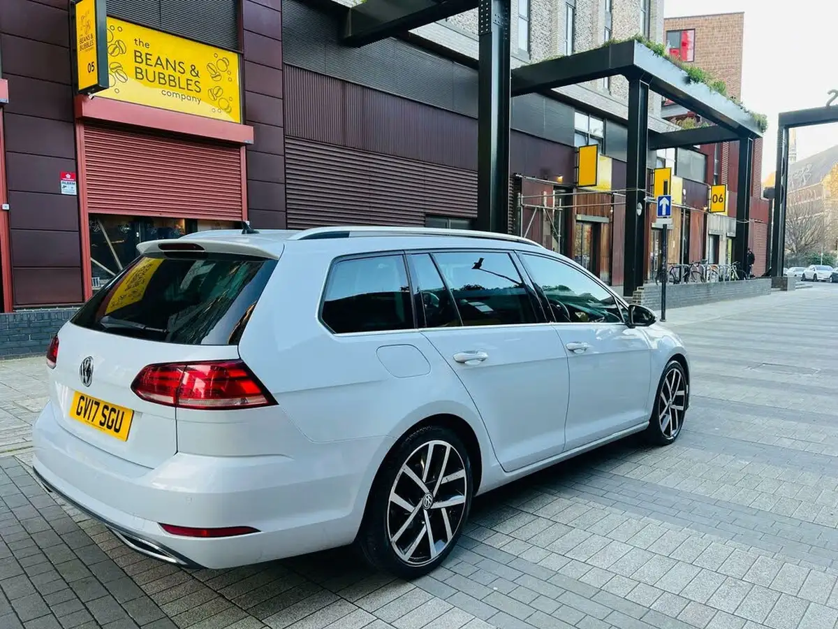 2017-volkswagen-golf-15-tsi-gt-150ps-estate-5d-dsg-big-6