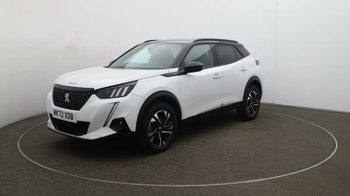 2022-peugeot-2008-suv-12-puretech-gt-big-3