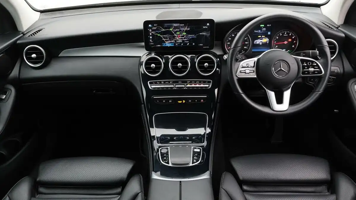 2020-mercedes-benz-glc-class-20-glc300-sport-big-13