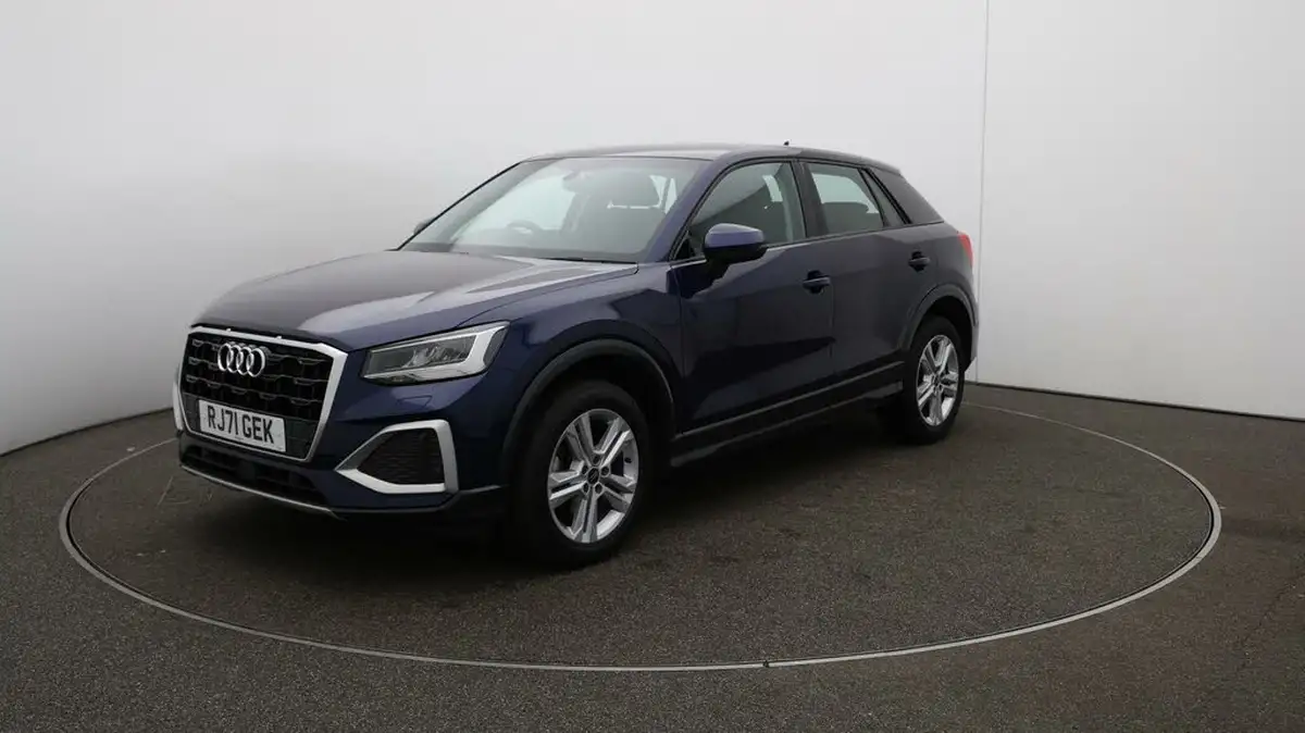 2022-audi-q2-10-30-tfsi-sport-big-3