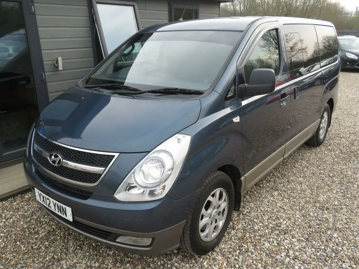 2012-hyundai-i800-25td-style-25crdi-170ps-auto-big-48