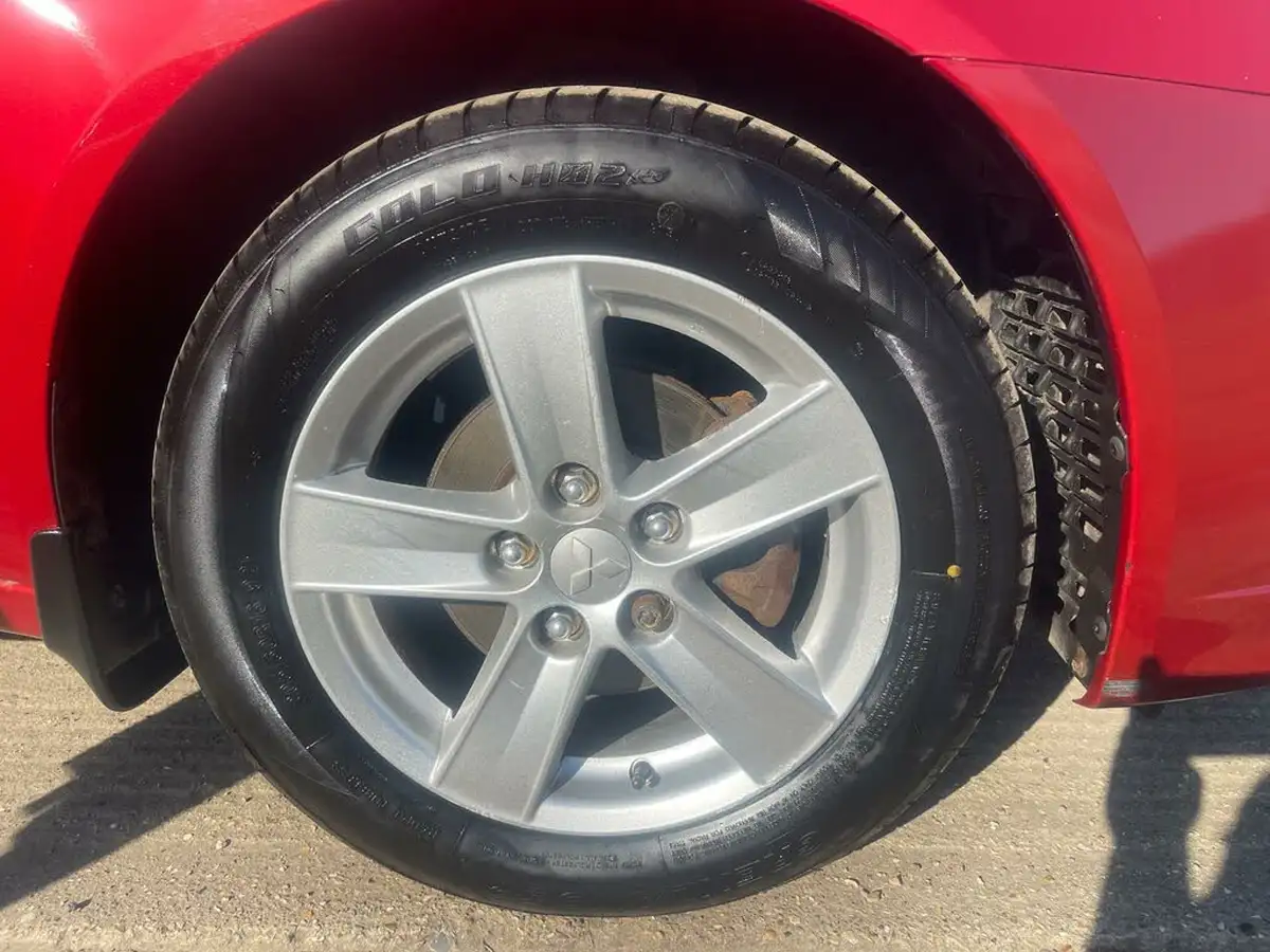 2010-mitsubishi-lancer-20td-gs2-big-49