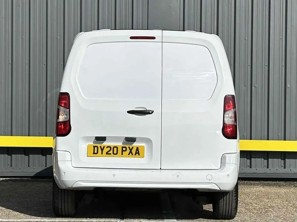 2020-vauxhall-combo-15cdti-sportive-2300-100pseu6dt-l1h1-panel-big-5