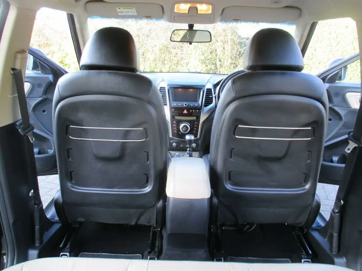 2016-kgm-ssangyong-tivoli-16-ex-big-27