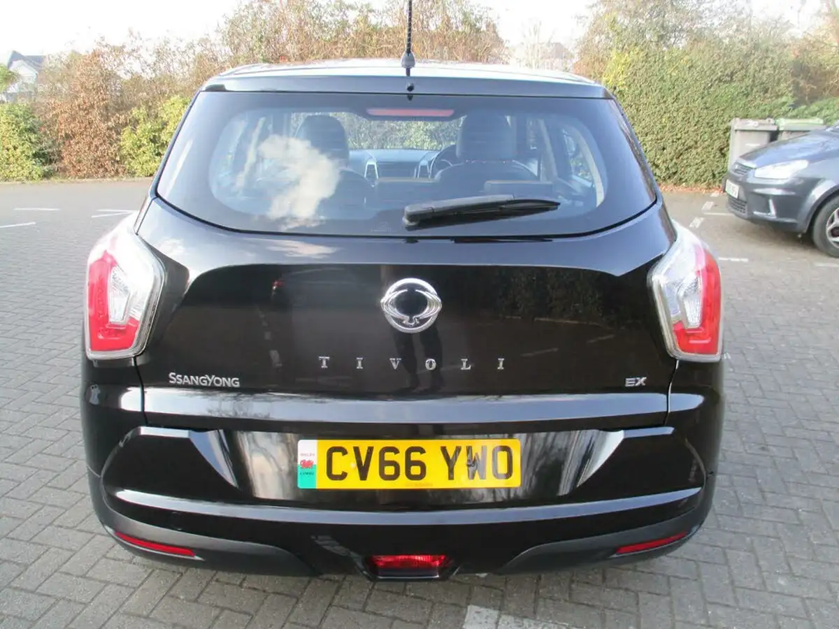 2016-kgm-ssangyong-tivoli-16-ex-big-3