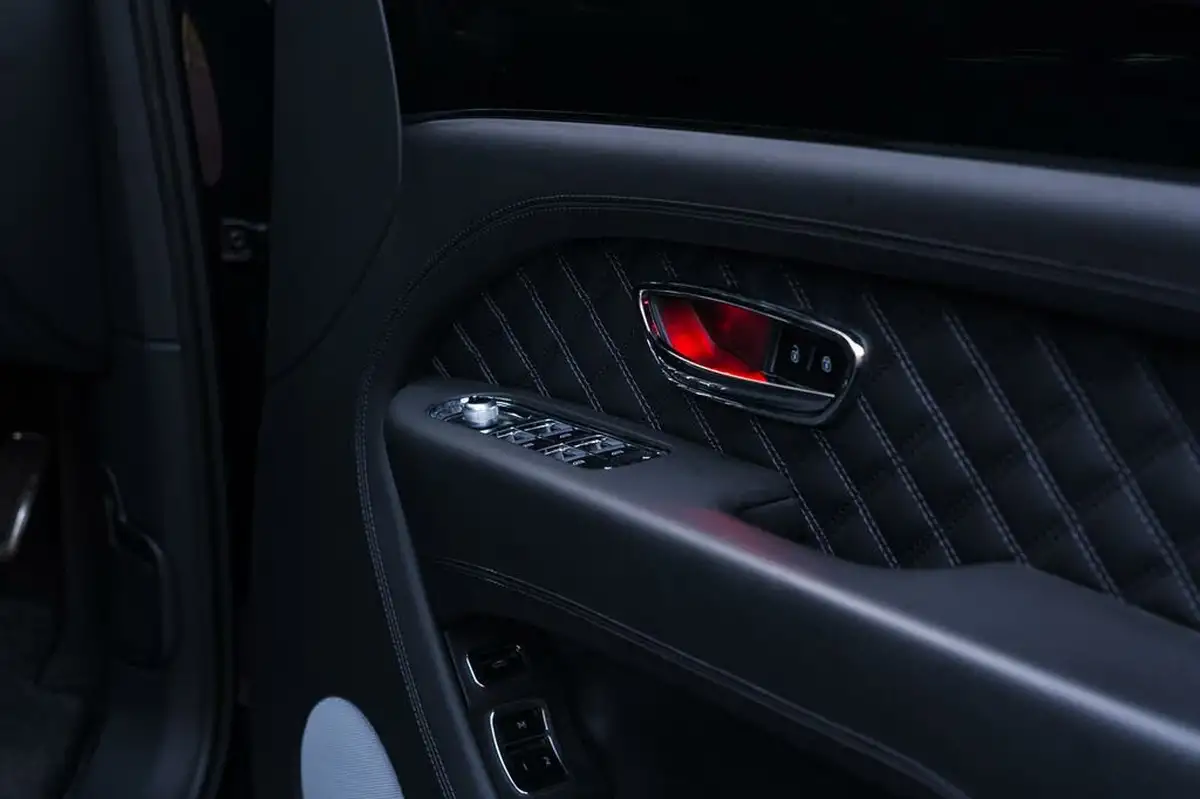 2022-bentley-bentayga-40-v8-big-21