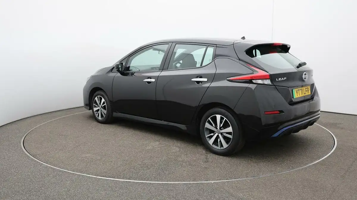 2021-nissan-leaf-e-acenta-big-5
