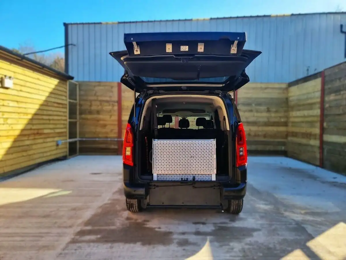 2021-citroen-berlingo-15bluehdi-feel-xl-size-100ps-big-13